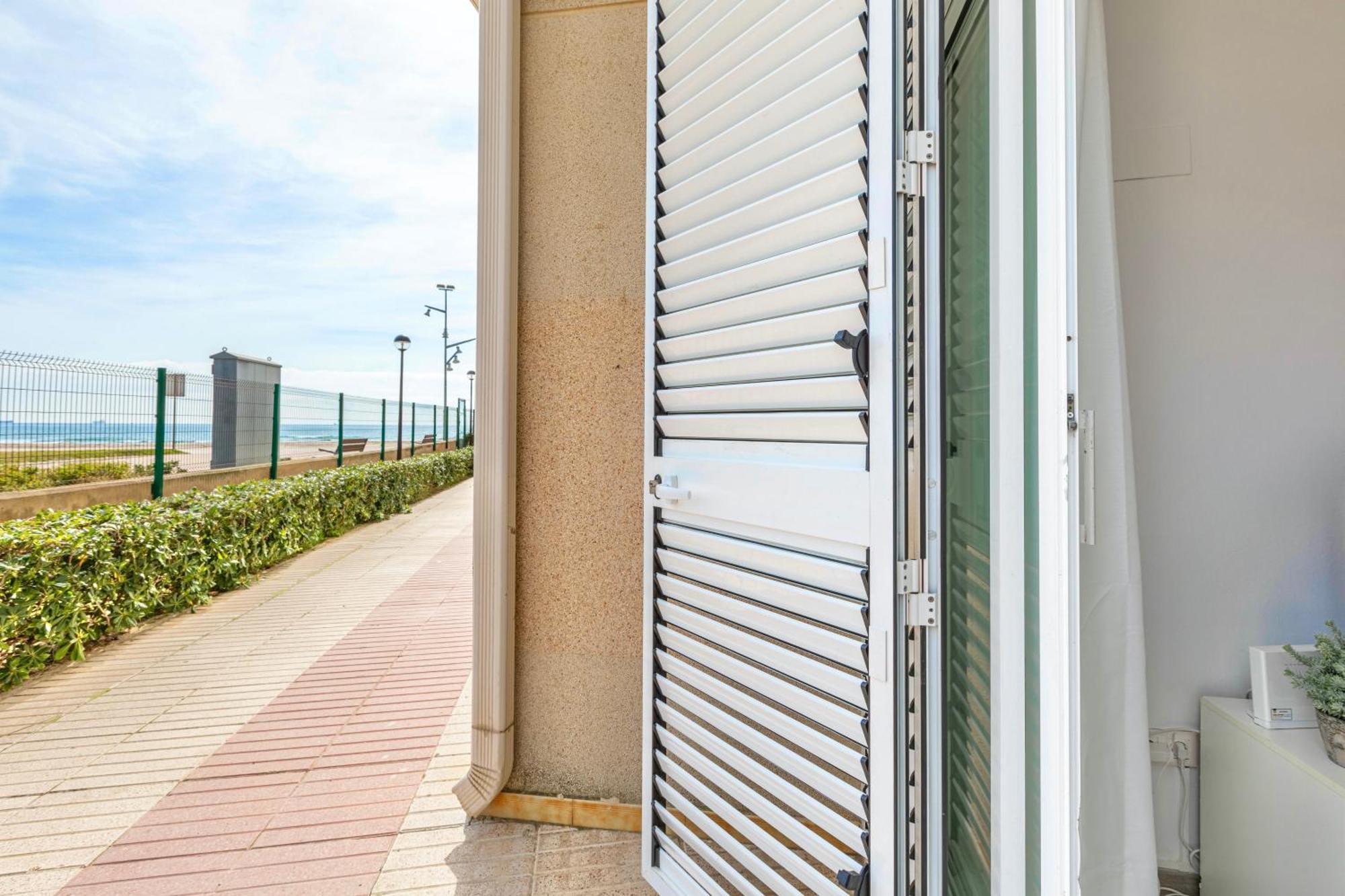 Mediterranean Way - Paradis Playa Apartment La Pineda Exterior photo